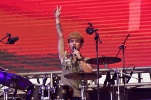 我不想改变我只想不被世界改变世界吉他谱-八三夭-G调扫弦原版