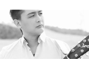 故里逢春吉他谱-喔喔-故里逢春C调男声版弹唱谱