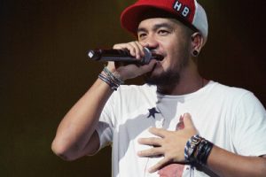 爱之初体验吉他谱-张震岳-C调简单版-吉他弹唱图谱