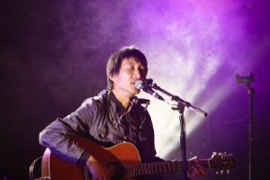 万晓利《这一切没有想象的那么糟吉他谱》G调原版