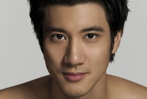 爱因为在心中简谱-王力宏-F调歌曲简谱