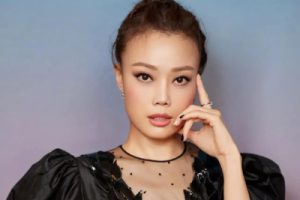 容祖儿《就让这大雨全都落下吉他谱》C调