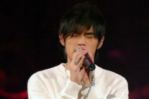 周杰伦《烟花易冷吉他谱》C调原版弹唱谱