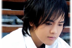 郑源《当我孤独的时候还可以抱着你吉他谱》G调