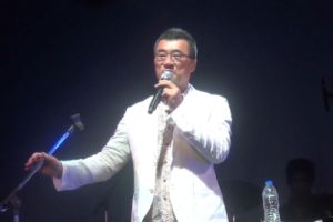 李宗盛《不必在乎我是谁吉他谱》E调原版六线谱