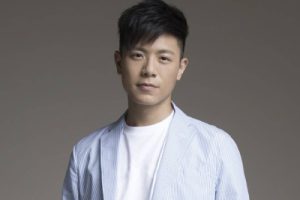 韦礼安《还是会吉他谱》E调