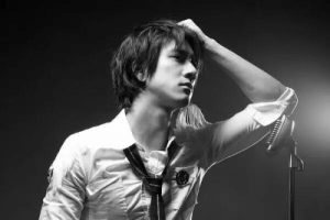 王力宏《天地龙鳞吉他谱》G调原版吉他谱