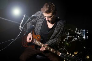 邓乐章《不做情人吉他谱》C调原版