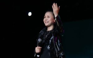 风雨彩虹铿锵玫瑰简谱(歌词)-田震-E调歌曲简谱