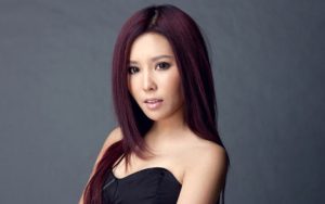 枯叶蝶简谱-许艺娜-B调歌曲简谱