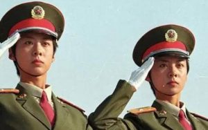 张薇薇/张莉莉《军中姐妹简谱》B调歌曲简谱