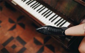 躲猫猫钢琴谱_TFBOYS_钢琴五线谱_躲猫猫钢琴独奏谱