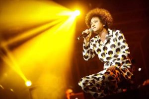 赵英俊《送你一朵小红花吉他谱》C调高清原版吉他谱