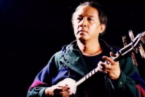 傣族民谣《月光下的凤尾竹吉他谱》C调原版六线谱