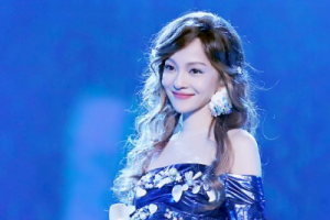 张韶涵《欧若拉吉他谱》简单指弹版