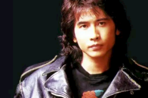 齐秦《像疯了一样吉他谱》A调原版