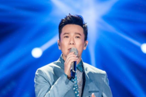 张信哲《爱就一个字吉他谱》C调超原版吉他谱