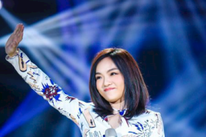 徐佳莹《最初的记忆吉他谱》C调原版