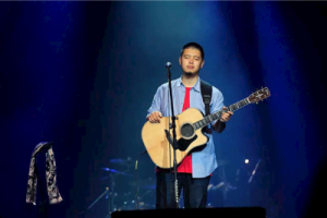 马頔《南山南吉他谱》简单指弹版