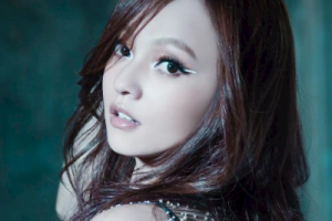 张韶涵《淋雨一直走吉他谱》C调原版