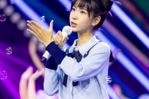 李昕融《有你就幸福吉他谱》C调原版六线谱