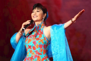 殷秀梅《长江之歌吉他谱》G调原版六线谱