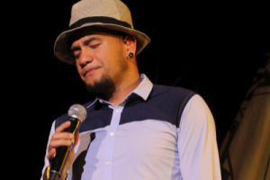 小宇吉他谱-张震岳-小宇C调原版指法吉他弹唱谱