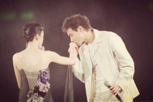 张学友/梅艳芳《相爱很难吉他谱》C调原版