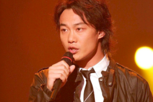 陈奕迅《你的背包吉他谱》D调扫弦版