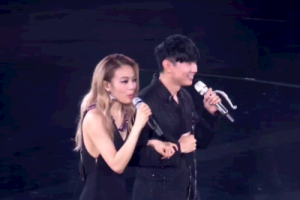 林俊杰/容祖儿《这就是爱吗吉他谱》C调原版