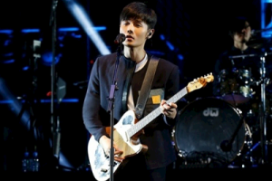 李荣浩《我看着你的时候吉他谱》D调完整原版