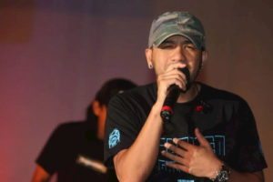 爱我别走吉他谱-张震岳《爱我别走》C调原版弹唱谱