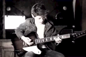 英文名曲《Burning吉他谱》简单指弹版