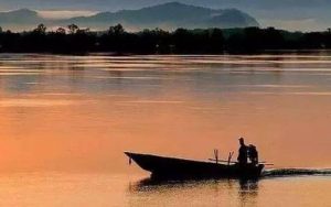 乌苏里船歌简谱(歌词)-郭颂-A调歌曲简谱