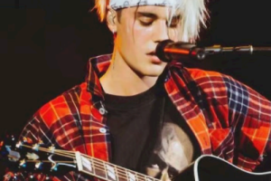 贾斯丁比伯《Love yourself吉他谱》A调原版