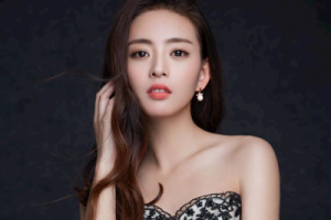 王薇《脆弱的星球吉他谱》D调原版