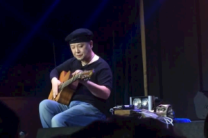 岸部真明《流行的云吉他谱》指弹原版