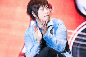 阿信《当每颗星星吉他谱》C调原版