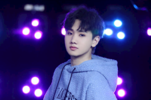 汪苏泷《万有引力吉他谱》C调原版