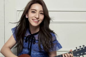 梁心颐《靠近一点点吉他谱》G调原版