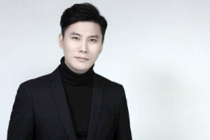 南宫嘉骏《回忆总想哭吉他谱》G调男生原版