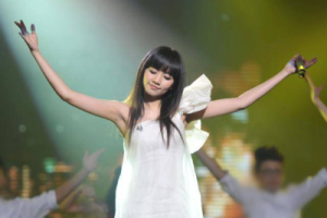 刘惜君《我要快乐吉他谱》C调入门版