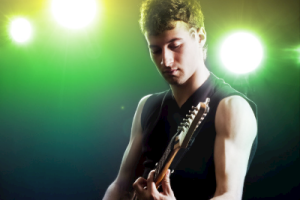 黄霄云《带我去很远的地方吉他谱》C调原版