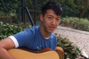 冯允谦《远在眼前吉他谱》G调原版