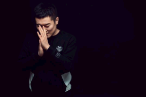 赵紫骅《怪我更爱我自己吉他谱》G调原版