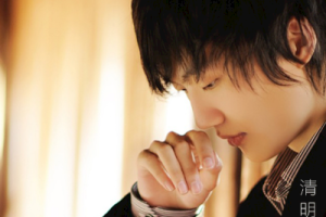 许嵩《清明雨上吉他谱》C调原版