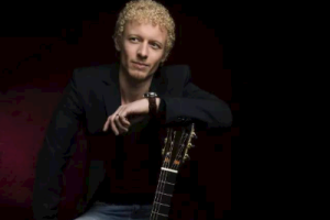 大眠吉他谱-小乐哥《大眠》C调弹唱六线谱