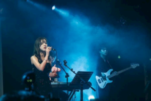 张叶蕾《还是分开吉他谱》C调原版