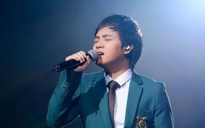 一万个理由简谱-郑源-E调歌曲简谱