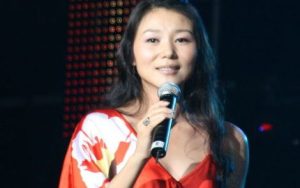 黄玫瑰简谱(歌词)-黄灿-D调歌曲简谱